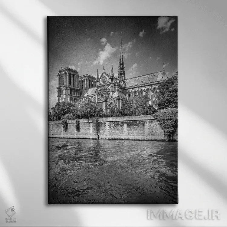 تابلو دکوراتیو کلیسای نوتردام اثر ملانی ویولا - نمای روبهرو روی دیوار