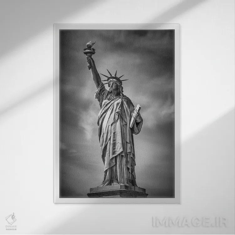 تابلو دکوراتیو تندیس آزادی نیویورک اثر ملانی ویولا - نمای قابدار سفید