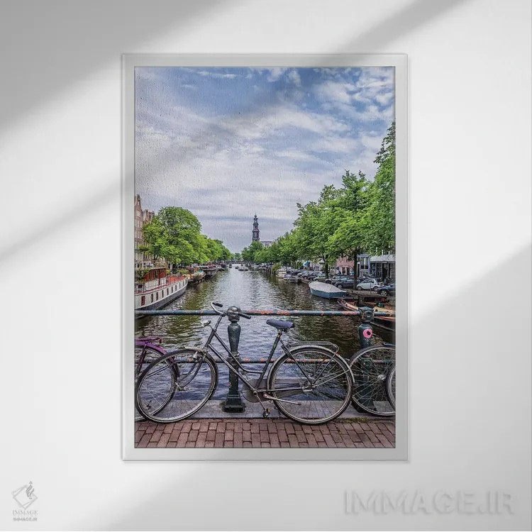 تابلو دکوراتیو آمستردام شاخص اثر ملانی ویولا - نمای قابدار سفید