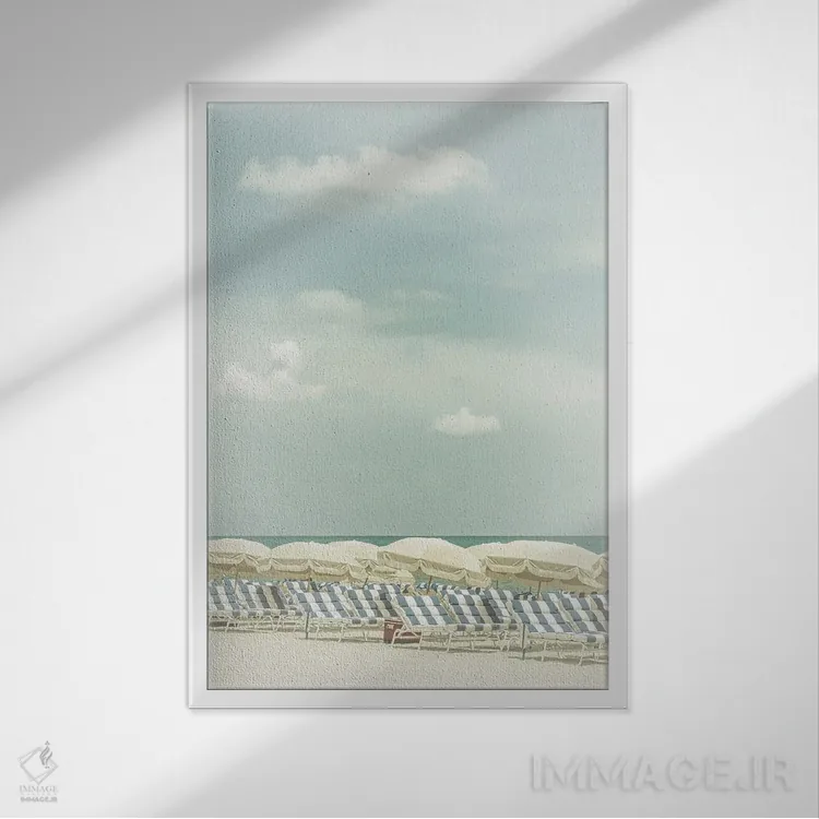 تابلو دکوراتیو صحنه ساحلی وینتیج اثر ملانی ویولا - نمای قابدار سفید