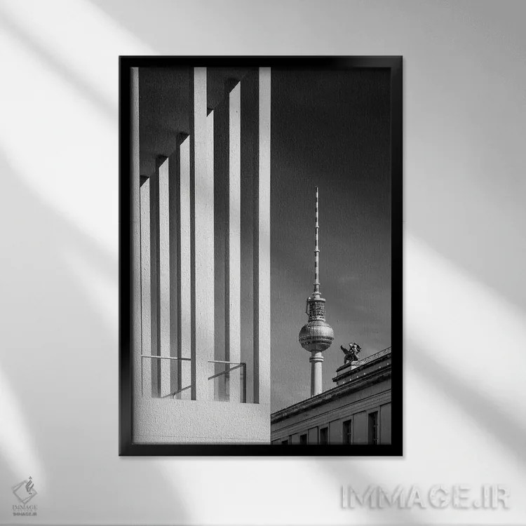 تابلو دکوراتیو برج تلویزیون برلین اثر ملانی ویولا - نمای قابدار مشکی