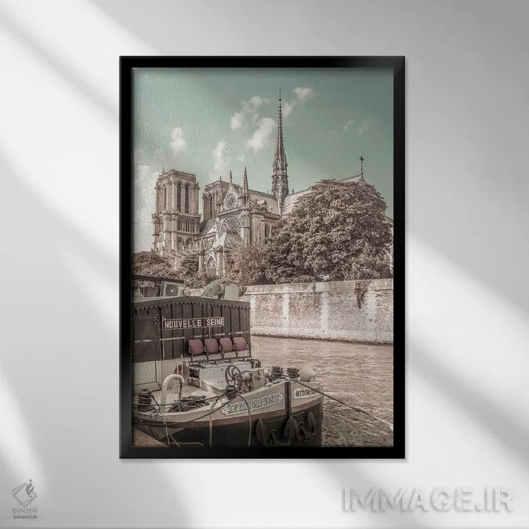 تابلو دکوراتیو کلیسای نوتردام پاریس اثر ملانی ویولا - نمای قابدار مشکی