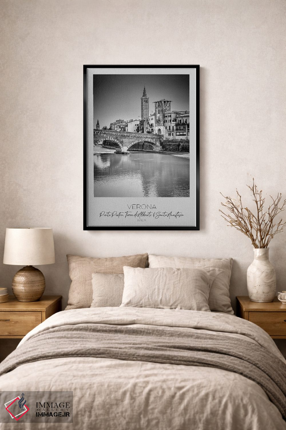 تابلو دکوراتیو در کانون توجه: پل پیترا، برج آلبرتو و سانتا آناستازیا ورونا اثر ملانی ویولا - D2B