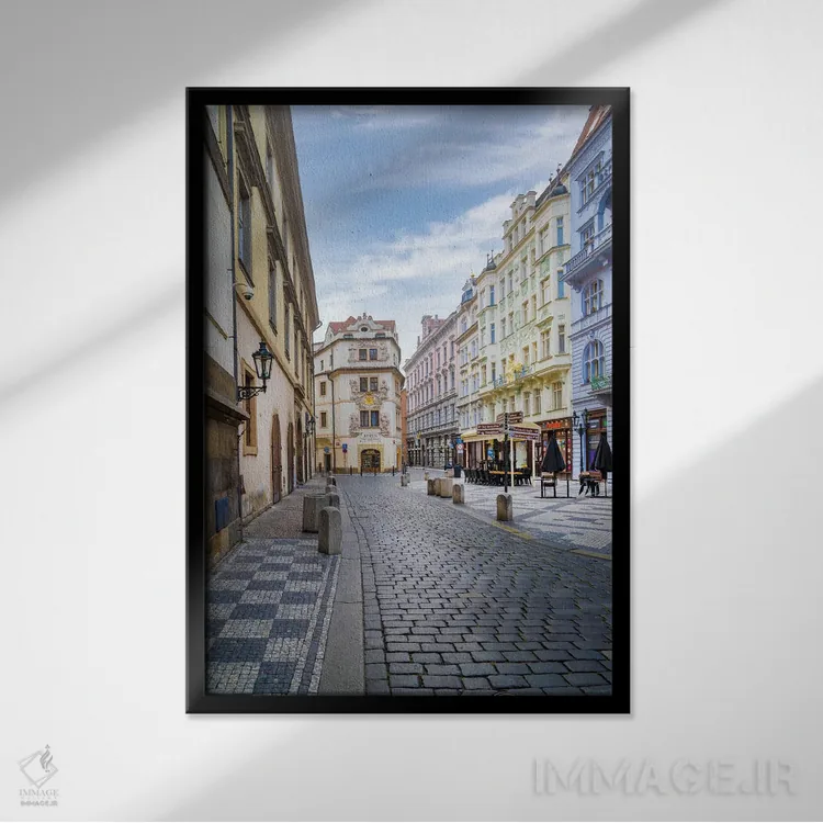 تابلو دکوراتیو کارلووا، کوچه ای دنج در پراگ اثر ملانی ویولا - نمای قابدار مشکی