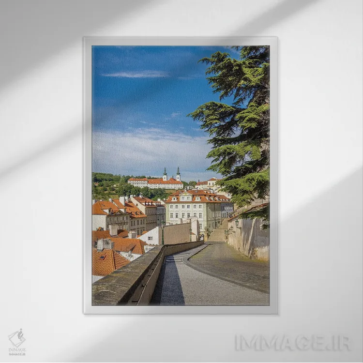 تابلو دکوراتیو نمای صومعه استراهوف از کوچه Ke Hradu در پراگ اثر ملانی ویولا - نمای قابدار سفید