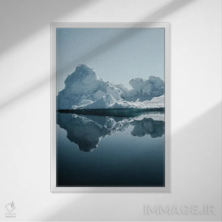 تابلو دکوراتیو کوه های یخی گرینلند اثر ملیسا فایندلی - نمای قابدار سفید