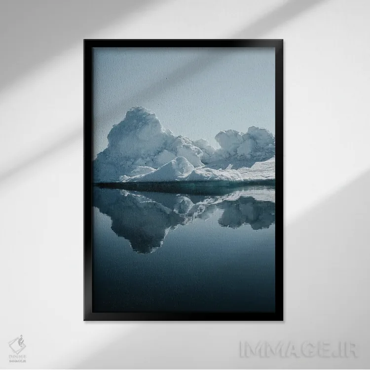 تابلو دکوراتیو کوه های یخی گرینلند اثر ملیسا فایندلی - نمای قابدار مشکی