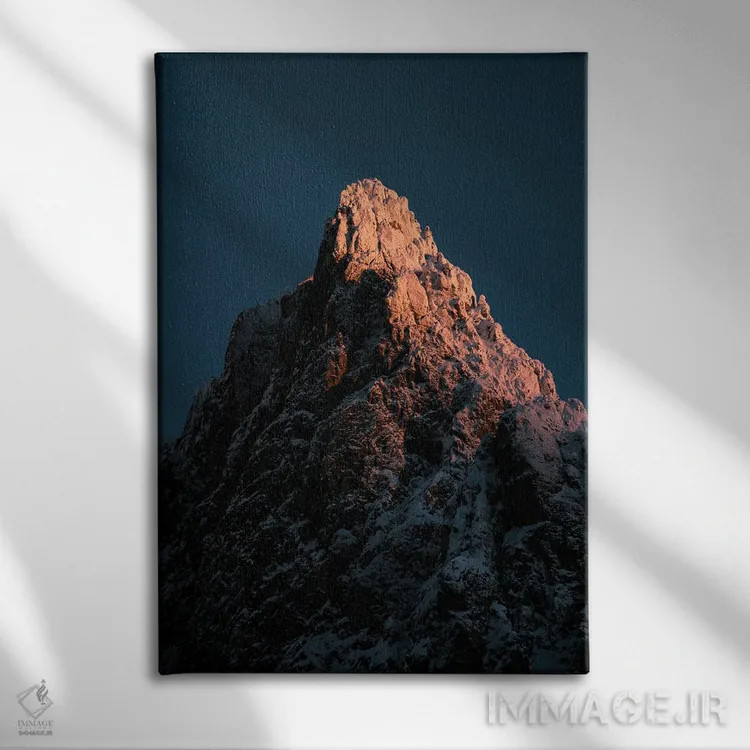 تابلو دکوراتیو زمرد اثر ملیسا فایندلی - نمای روبهرو روی دیوار