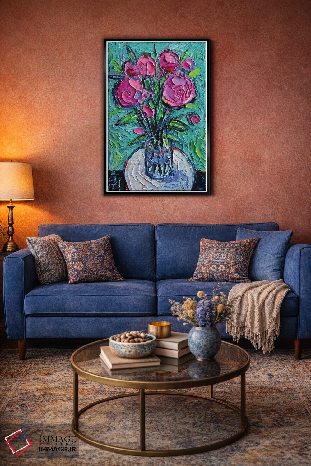 تابلو دکوراتیو گل صدتومانی انتزاعی روی میز سفید اثر مونا ادولسکو - D4B