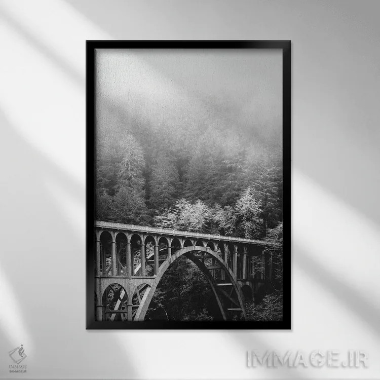 تابلو دکوراتیو پل کیپ کریک ، جنگل و ساحل زمستانی مه آلود اثر نیچر مجیک - نمای قابدار مشکی