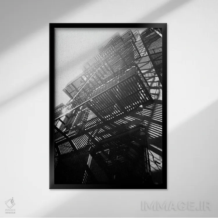 تابلو دکوراتیو پله اضطراری اثر مایکل فرانک - نمای قابدار مشکی