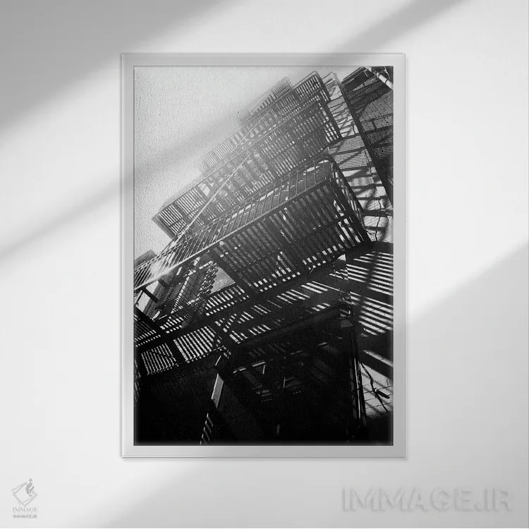 تابلو دکوراتیو پله اضطراری اثر مایکل فرانک - نمای قابدار سفید