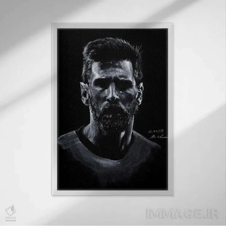 تابلو دکوراتیو "لئو مسی" اثر مارک لمان - نمای قابدار سفید