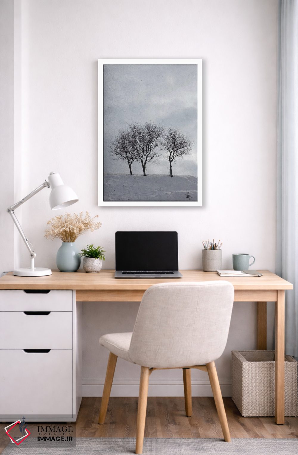 تابلو دکوراتیو سه درخت بدون برگ روی تپه ای برفی اثر مایک کیف - D5W
