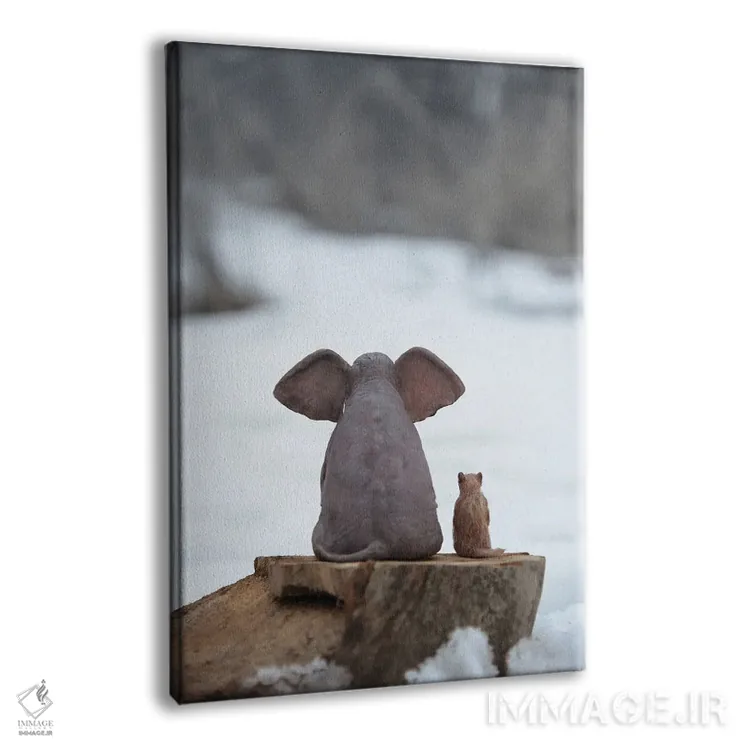 تابلو دکوراتیو فیل و سگ روی تنه درخت در زمستان نشسته اند اثر مایک کیف - نمای پرسپکتیو محصول