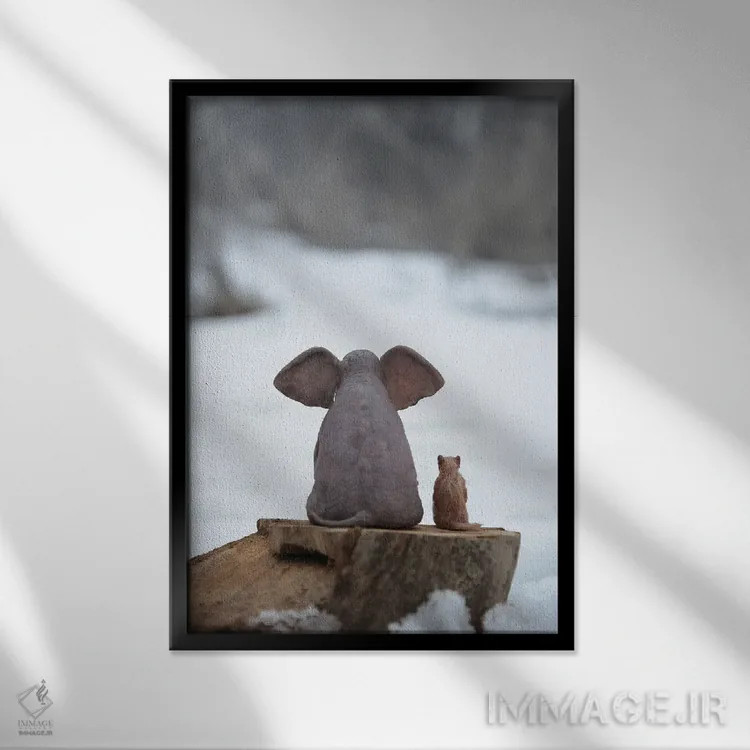 تابلو دکوراتیو فیل و سگ روی تنه درخت در زمستان نشسته اند اثر مایک کیف - نمای قابدار مشکی