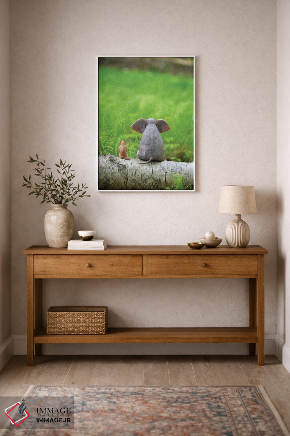تابلو دکوراتیو فیل و سگ روی چمنزار سبز نشسته اند اثر مایک کیف - D1W