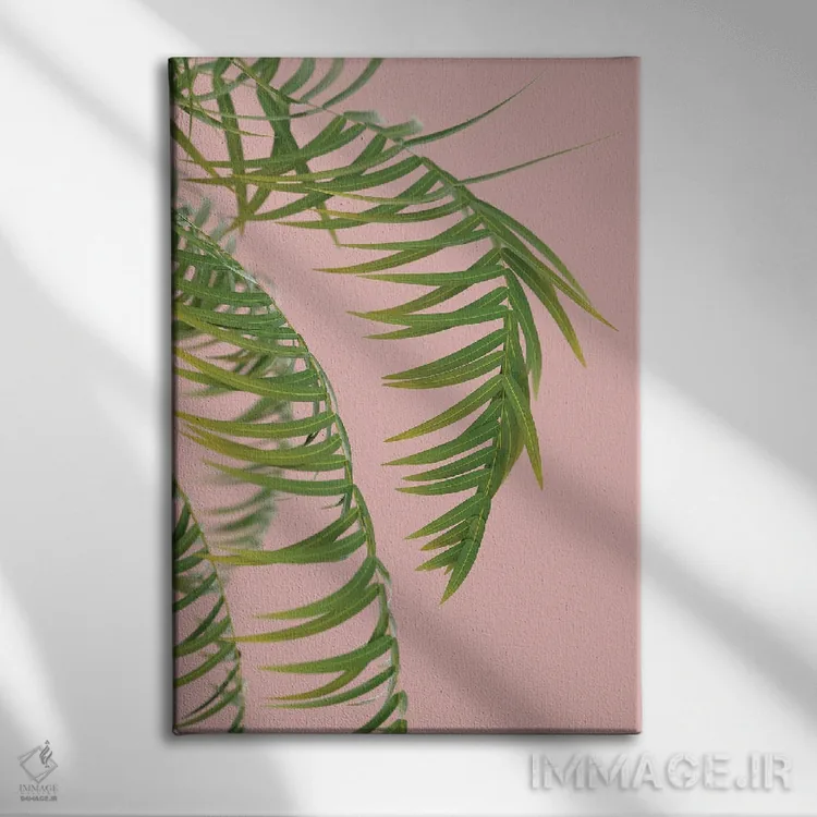 تابلو مینیمال شاخه نخل بر پس زمینه هلو سوم اثر مایک کیف - نمای روبهرو روی دیوار