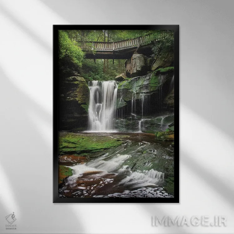 تابلو دکوراتیو آبشار الاکالا غربی ۱ اثر آلن ماچروویچ - نمای قابدار مشکی