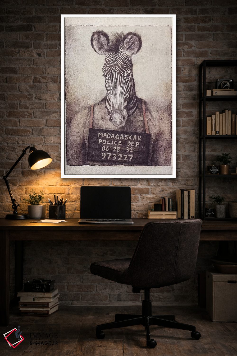 تابلو دکوراتیو "عکس پلیس ماداگاسکار" اثر مایک کوبو - D3W