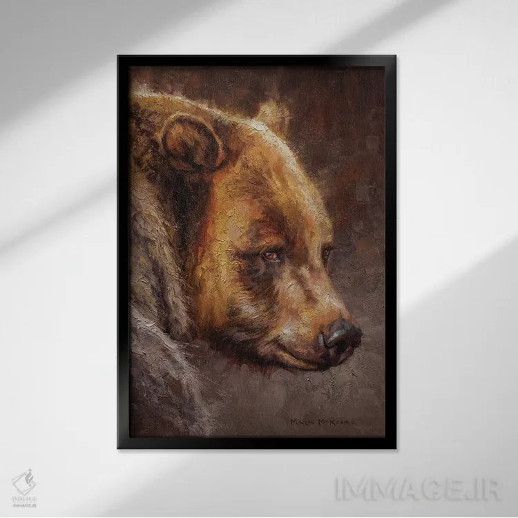 تابلو دکوراتیو موهای بلوند توت فرنگی اثر مارک مک کنا - نمای قابدار مشکی