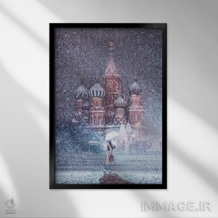 تابلو دکوراتیو "بارش برف مسکو" اثر هوبوپیبا - نمای قابدار مشکی