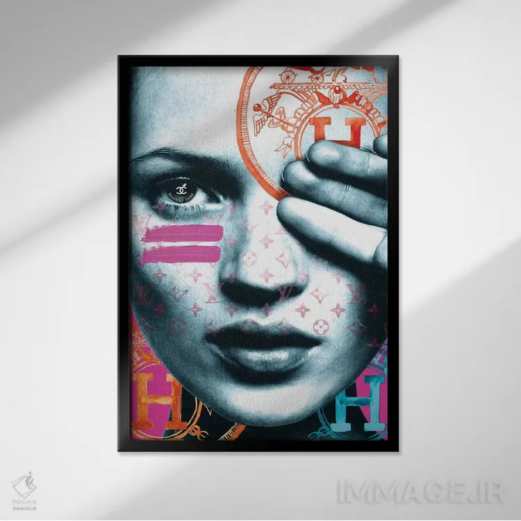 تابلو دکوراتیو "کیت شورشی روی صحنه" اثر مرسدس لوپز چارو - نمای قابدار مشکی