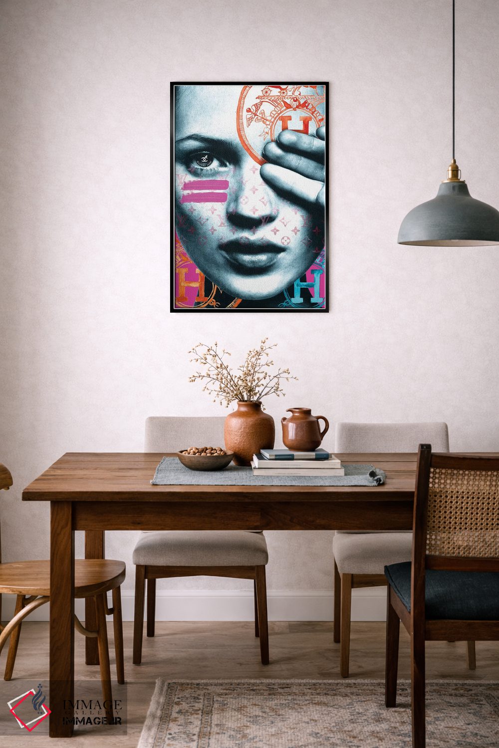 تابلو دکوراتیو "کیت شورشی روی صحنه" اثر مرسدس لوپز چارو - D6B