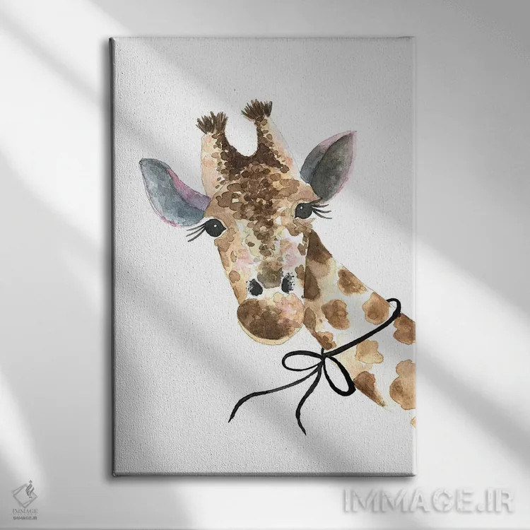 تابلو دکوراتیو زرافه با پاپیون اثر مرسدس لوپز چارو - نمای روبهرو روی دیوار