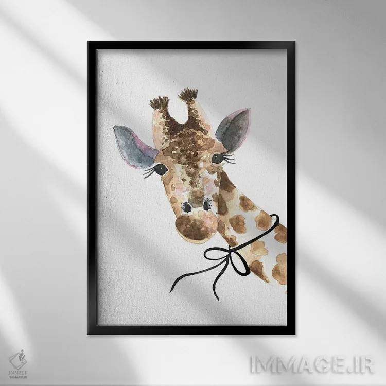 تابلو دکوراتیو زرافه با پاپیون اثر مرسدس لوپز چارو - نمای قابدار مشکی
