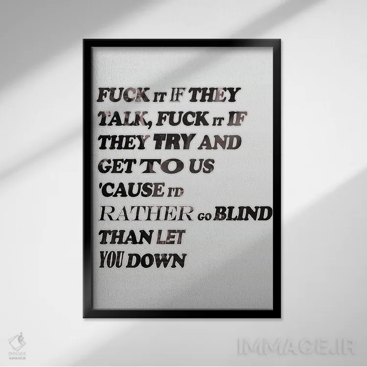 تابلو دکوراتیو گربه ماهی و بوتل من ها اثر JMA مدیا - نمای قابدار مشکی