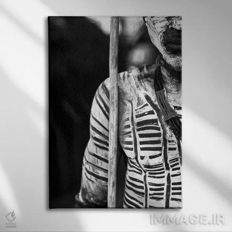 تابلو دکوراتیو قبیله اول اثر مارک مکلارن جانسون - نمای روبهرو روی دیوار