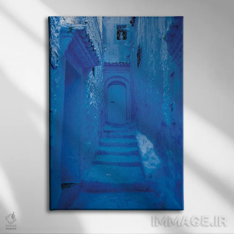 تابلو دکوراتیو شهر آبی اثر مارک مکلارن جانسون - نمای روبهرو روی دیوار