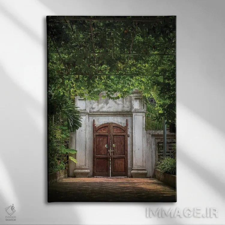تابلو دکوراتیو دروازه مخفی اثر مارک مکلارن جانسون - نمای روبهرو روی دیوار