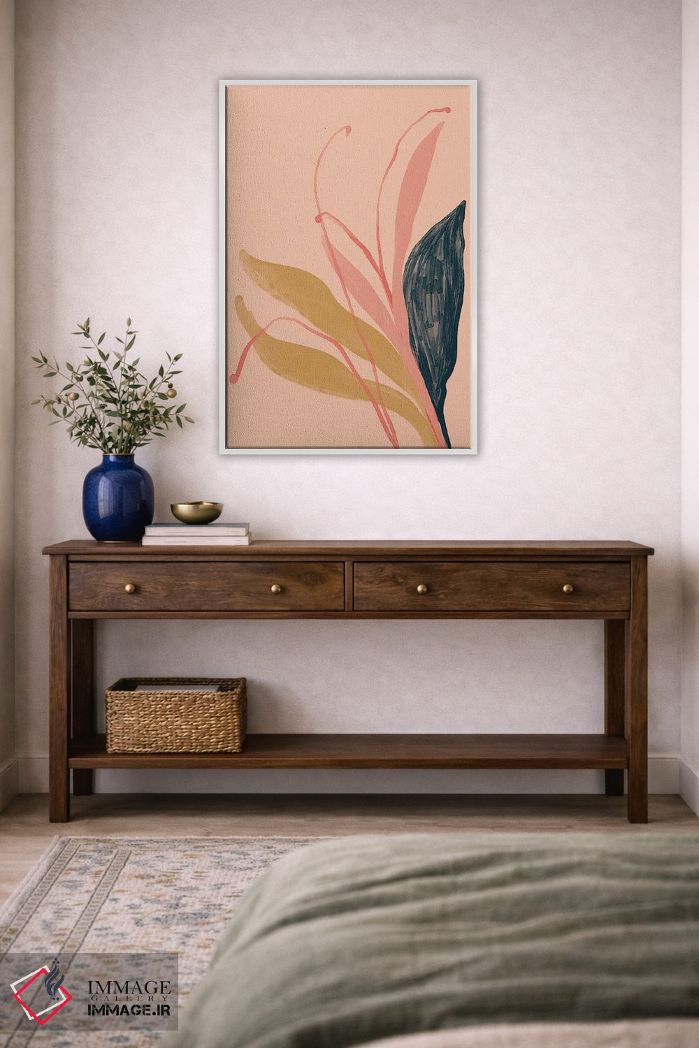 تابلو مدرن گل های سرمه ای، صورتی و طلایی روی هلویی اثر مورگان هارپر نیکولز - D3W