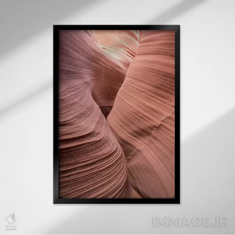 تابلو دکوراتیو مارپیچ پنج اثر موایسس لوی - نمای قابدار مشکی