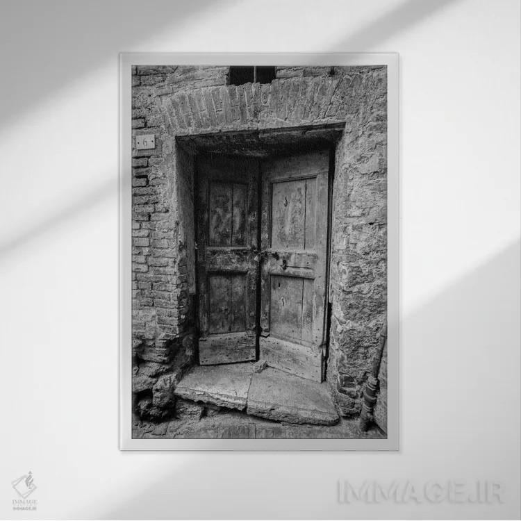 تابلو دکوراتیو در سیه نا اثر موایسس لوی - نمای قابدار سفید