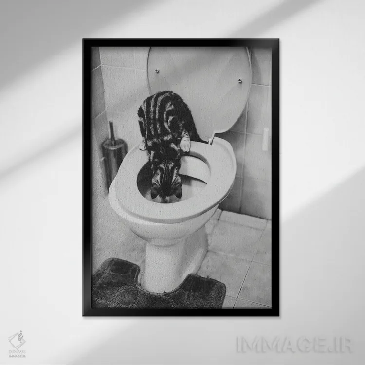 تابلو دکوراتیو لوله کش اثر میلیسا تپاوک - نمای قابدار مشکی
