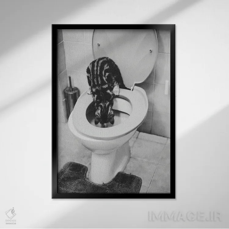 تابلو دکوراتیو لوله کش اثر میلیسا تپاوک - نمای قابدار مشکی