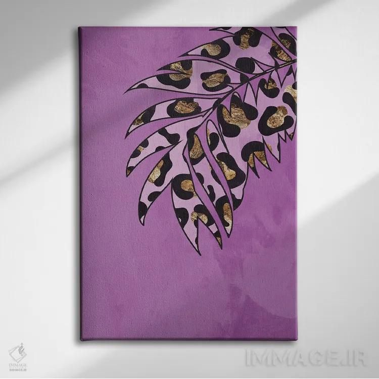 تابلو مینیمال برگ با نقش پلنگی صورتی اثر سارا مانوفسکی - نمای روبهرو روی دیوار