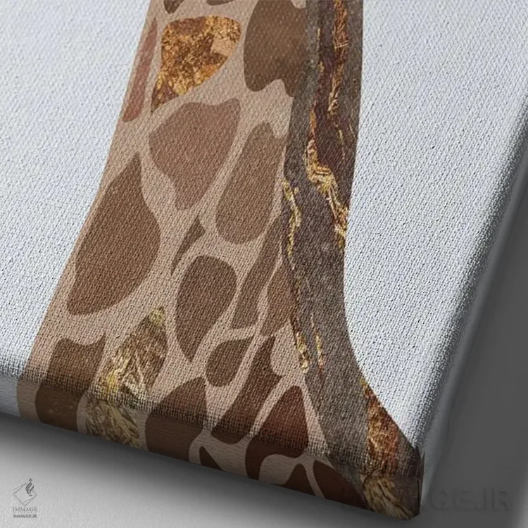 تابلو دکوراتیو زرافه آدامسی اثر سارا مانوفسکی - نمای نزدیک بافت بوم