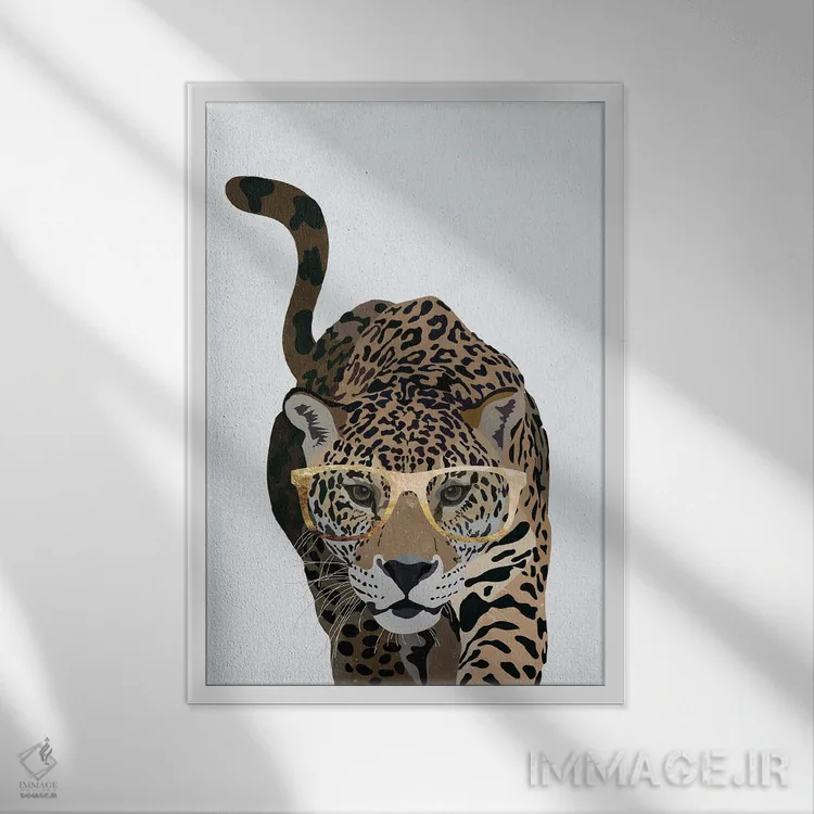 تابلو دکوراتیو پلنگ کنجکاو با عینک اثر سارا مانوفسکی - نمای قابدار سفید