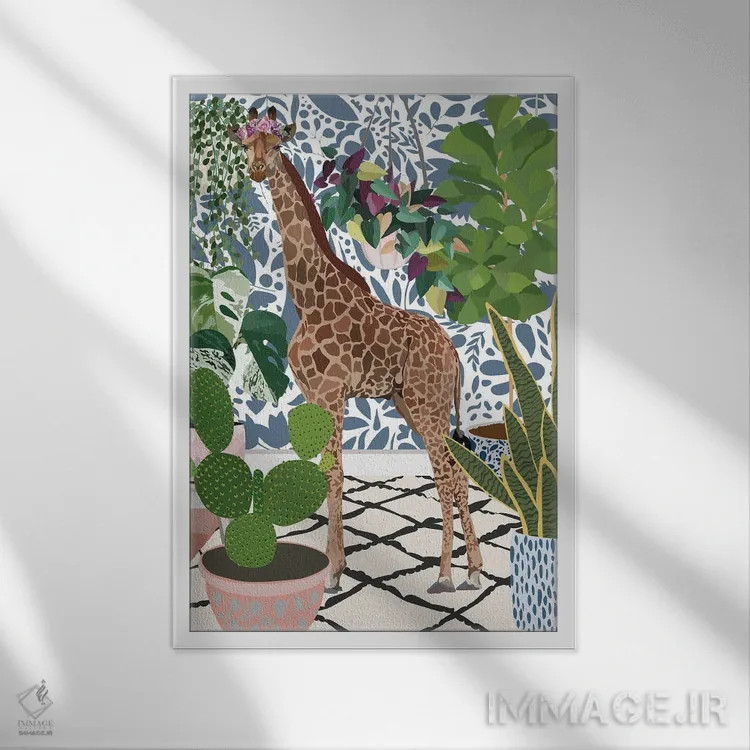 تابلو دکوراتیو زرافه با گیاهان خانگی اثر سارا مانوفسکی - نمای قابدار سفید
