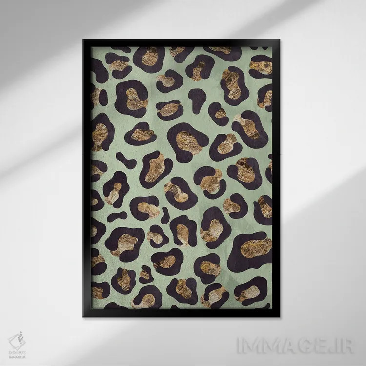 تابلو دکوراتیو نقش پلنگی سبز طلایی اثر سارا مانوفسکی - نمای قابدار مشکی