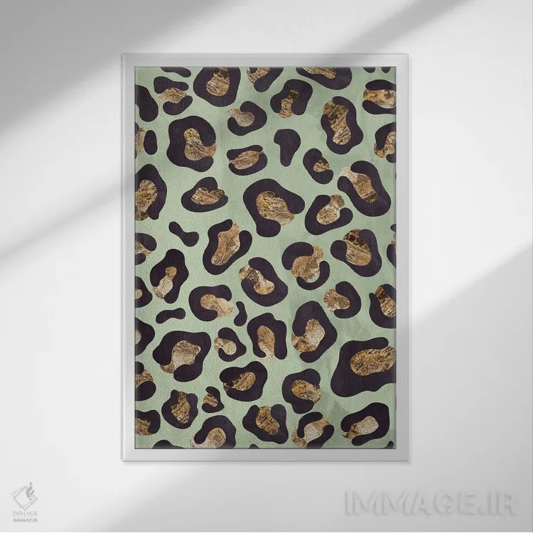 تابلو دکوراتیو نقش پلنگی سبز طلایی اثر سارا مانوفسکی - نمای قابدار سفید