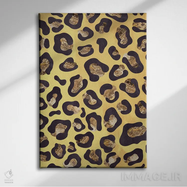 تابلو دکوراتیو نقش پلنگی زرد طلایی اثر سارا مانوفسکی - نمای روبهرو روی دیوار