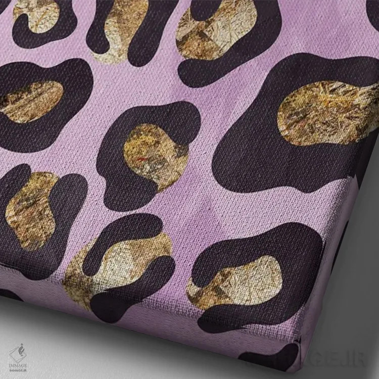 تابلو دکوراتیو نقش پلنگی صورتی طلایی اثر سارا مانوفسکی - نمای نزدیک بافت بوم