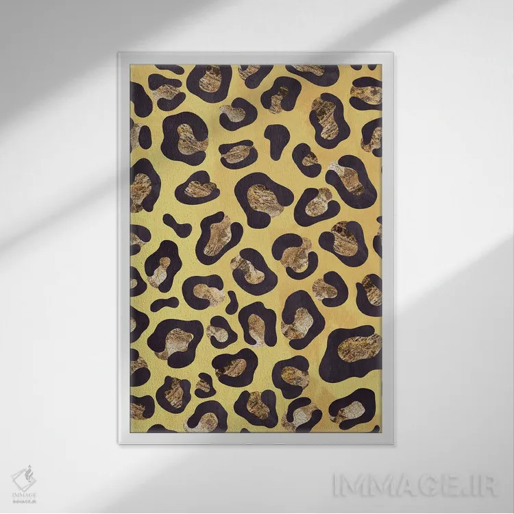 تابلو دکوراتیو نقش پلنگی زرد طلایی اثر سارا مانوفسکی - نمای قابدار سفید