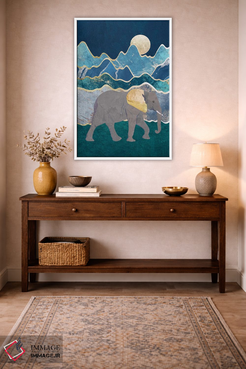 تابلو مدرن فیل باشکوه در حال قدم زدن در نور ماه اثر سارا مانوفسکی - D2W