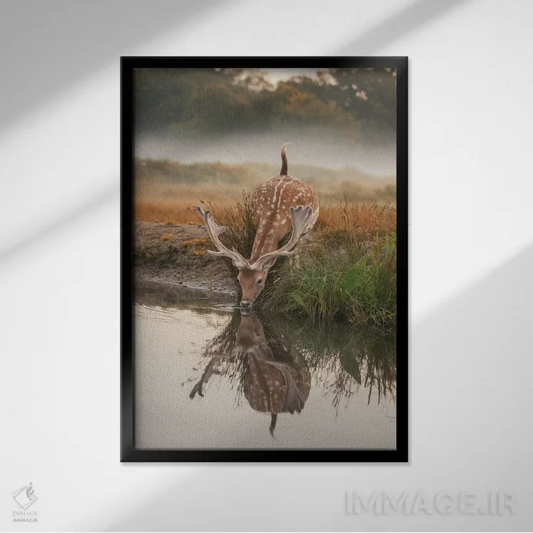 تابلو دکوراتیو بازتاب آهو اثر مکس الیس - نمای قابدار مشکی